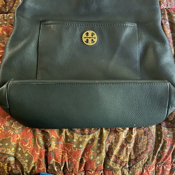 Black leather Tory Burch Chelsea Hobo tote - Picture 4 of 7